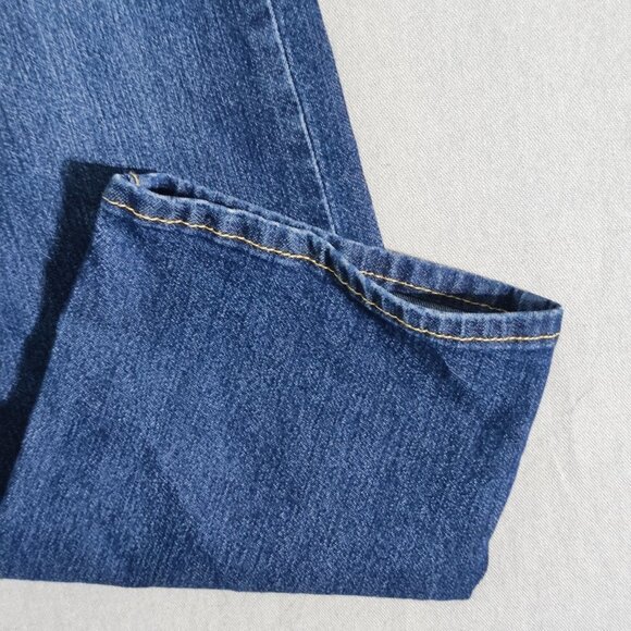 Signature by Levi Strauss jeans women's size 6M denim blue colour Curvy straight - Picture 10 of 15